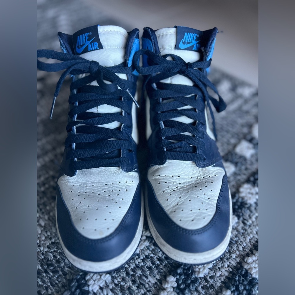 Air Jordan 1 Retro High OG "Obsidian/University Blue" sneakers size youth 7